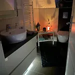 By Pearl - 2 Schlafzimmer - S-bahn - Parkplatz - Immanuel Krankenhaus - Helios Klinikum 住宿加早餐酒店