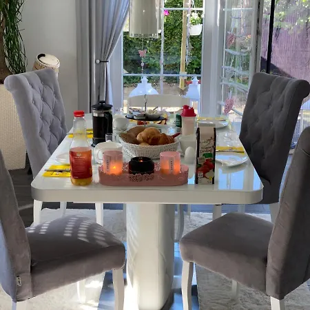 By Pearl - 2 Schlafzimmer - S-bahn - Parkplatz - Immanuel Krankenhaus - Helios Klinikum Couette-café