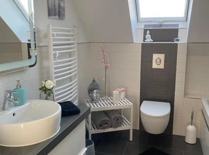 Bed & Breakfast By Pearl - 2 Schlafzimmer - S-bahn - Parkplatz - Immanuel Krankenhaus - Helios Klinikum Kolonie Rontgental